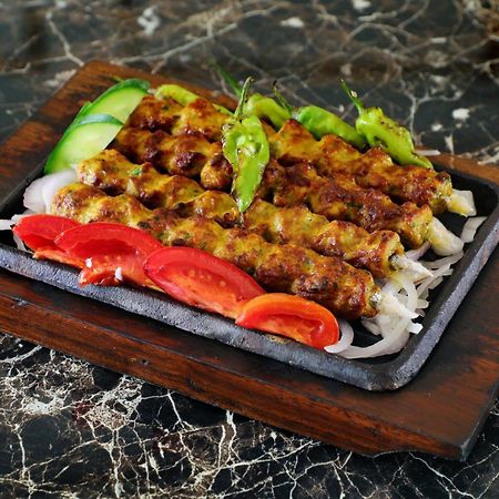 Rachna Hotel Gujranwala 외부 사진