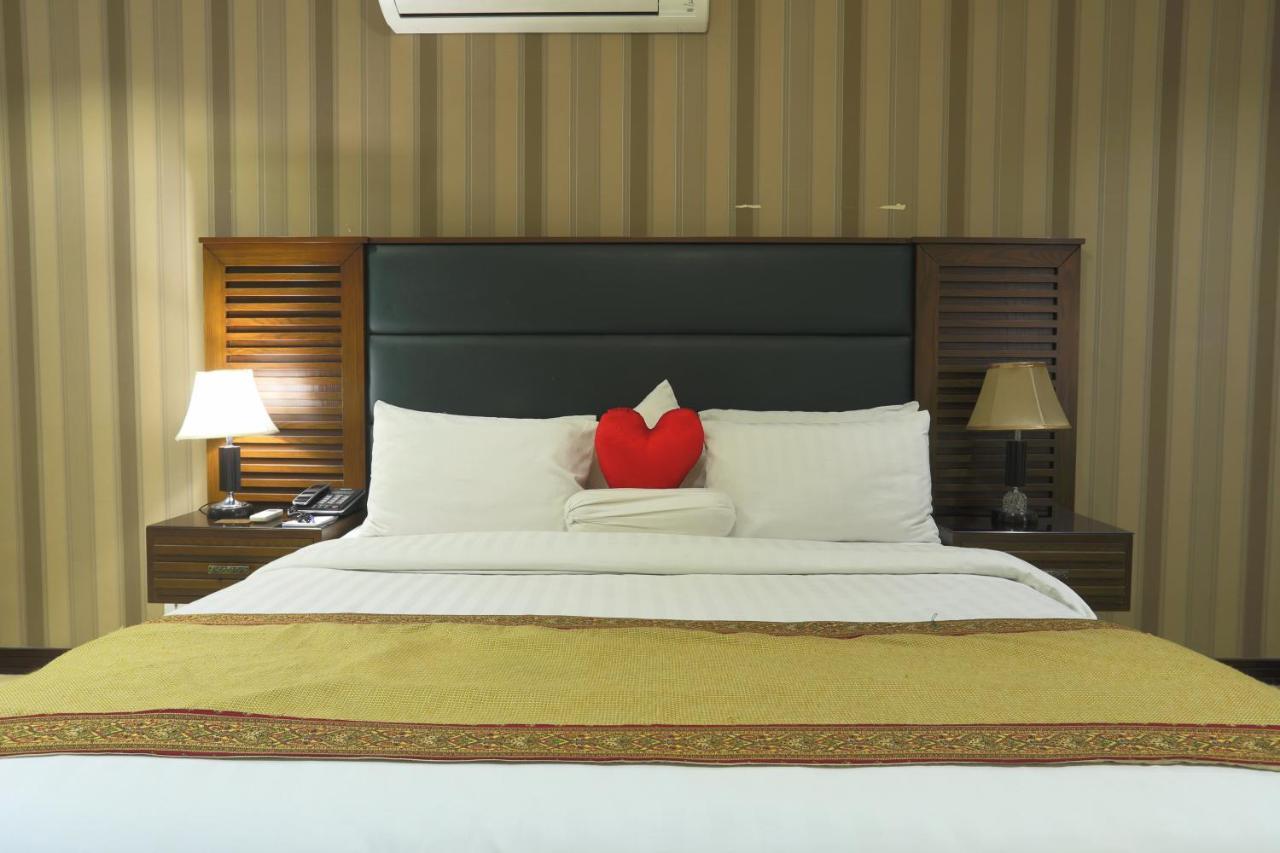 Rachna Hotel Gujranwala 외부 사진