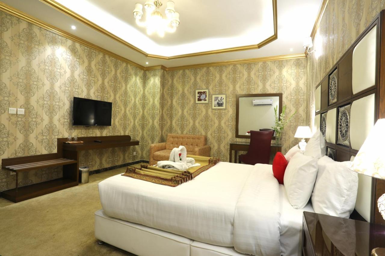 Rachna Hotel Gujranwala 외부 사진