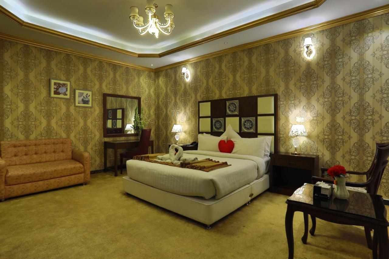 Rachna Hotel Gujranwala 외부 사진