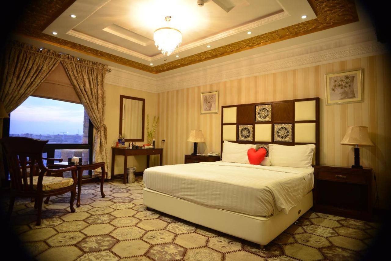 Rachna Hotel Gujranwala 외부 사진