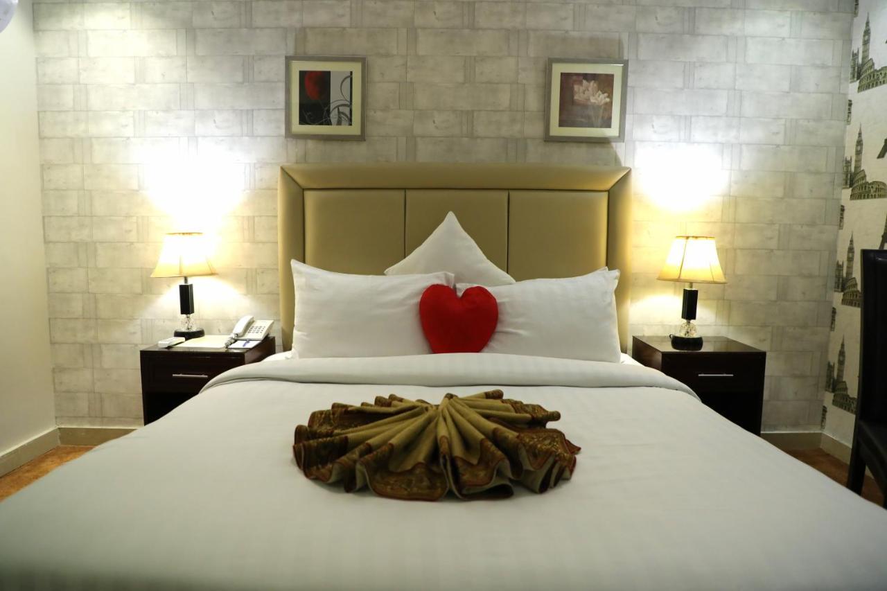 Rachna Hotel Gujranwala 외부 사진